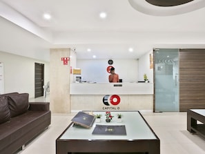 Lobby - OYO 9003 Deccan Inn (Hyderabad)