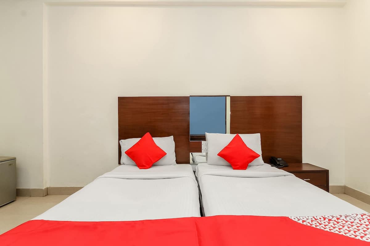 standard double room | free wifi, bed sheets