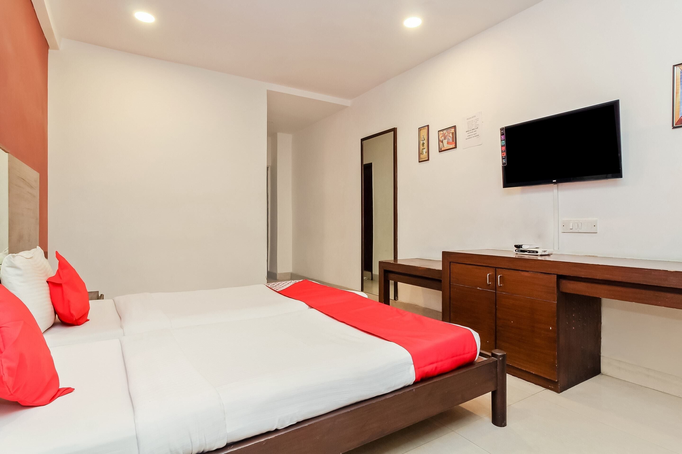 standard double room | free wifi, bed sheets