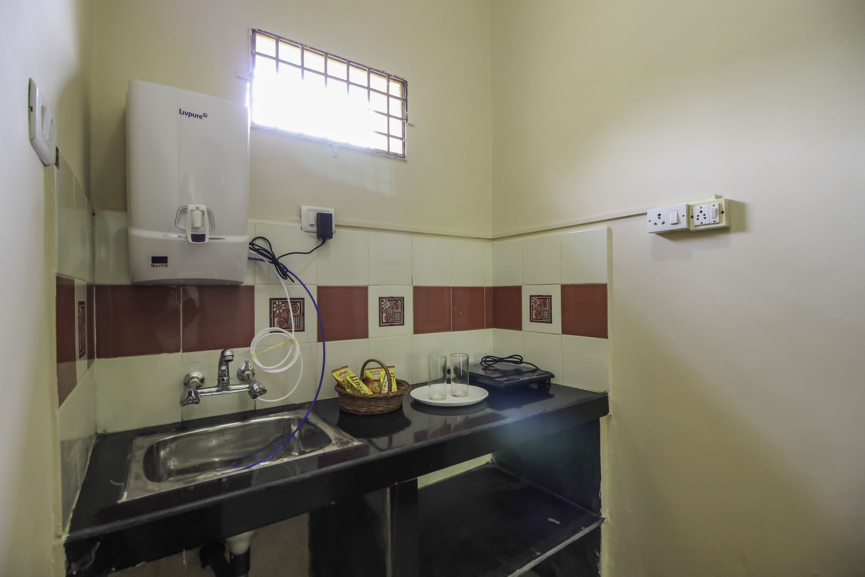 Double or Twin Room | Private kitchenette | Fridge