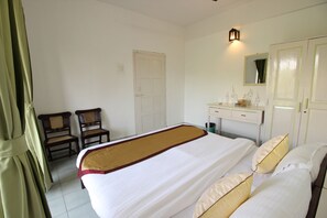 Double or Twin Room - OYO 9365 Home Duplex 3 BHK Calangute North Goa (Calangute)