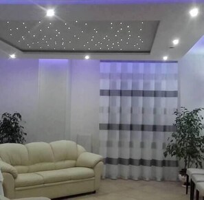 Coin salon dans le hall