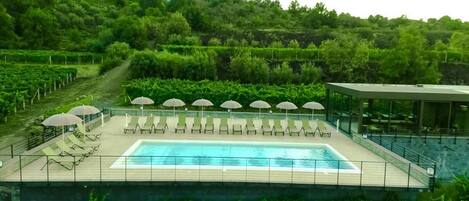 Piscina externa sazonal