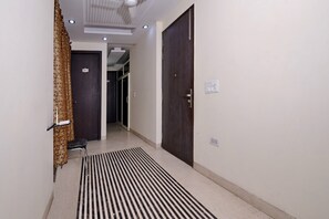 Lobby - OYO 466 Hotel Lotus B&B (New Delhi)