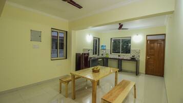 Double or Twin Room | In-room dining