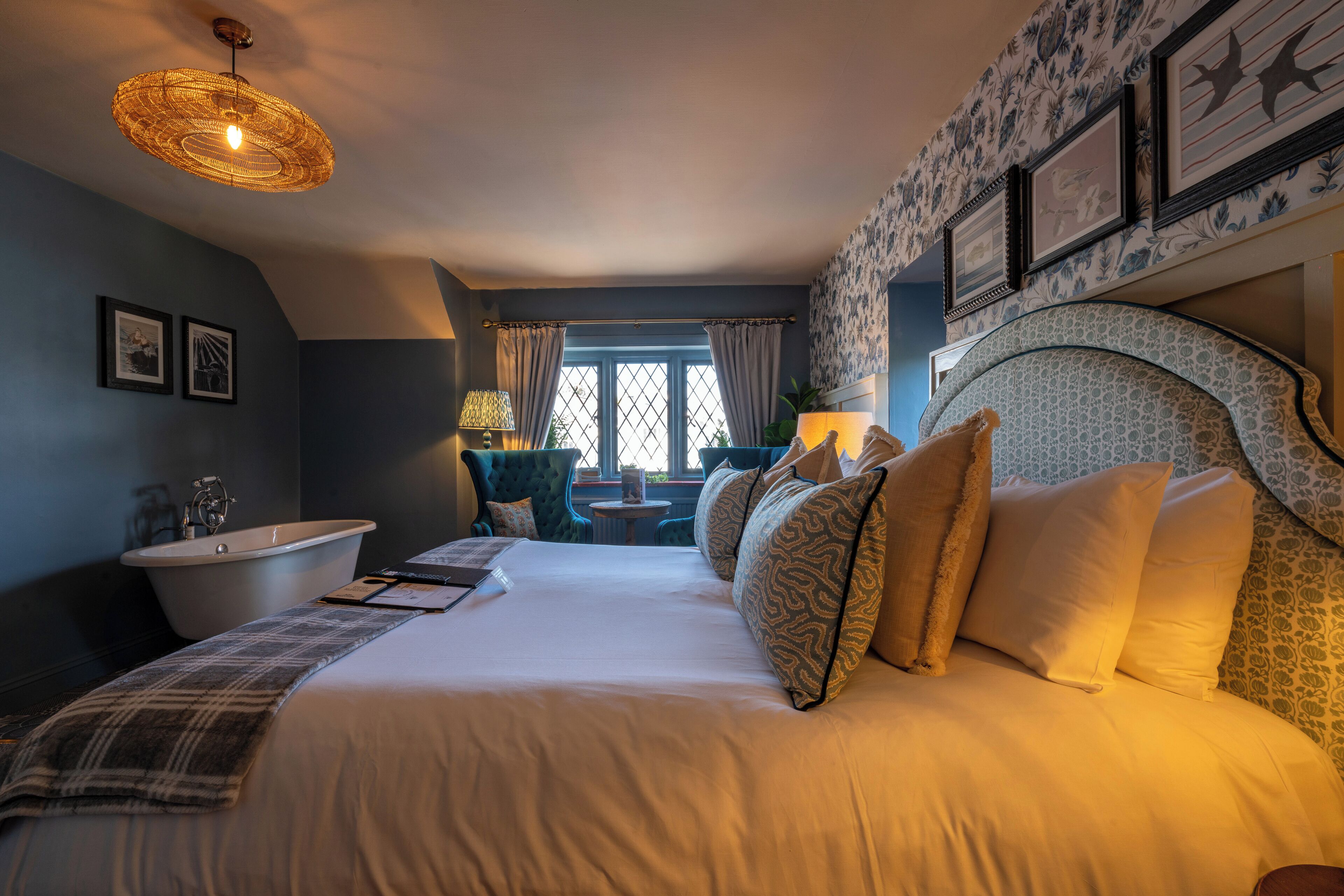 Exclusive Room | Egyptian cotton sheets, premium bedding, individually decorated