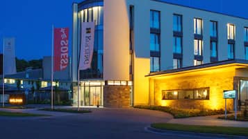 Fassade der Unterkunft – Abend/Nacht