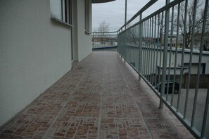Apartemen (PORT) | Balkon