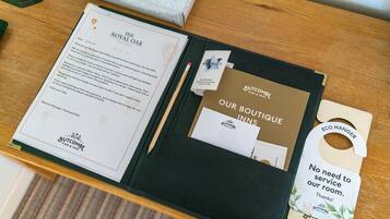 Tabla de planchar con plancha y camas plegables/adicionales