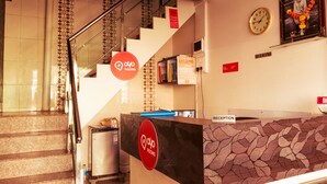 Reception - OYO 328 Hotel Royal Grand (Mumbai)