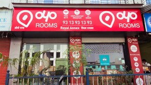 Front of property - OYO 328 Hotel Royal Grand (Mumbai)