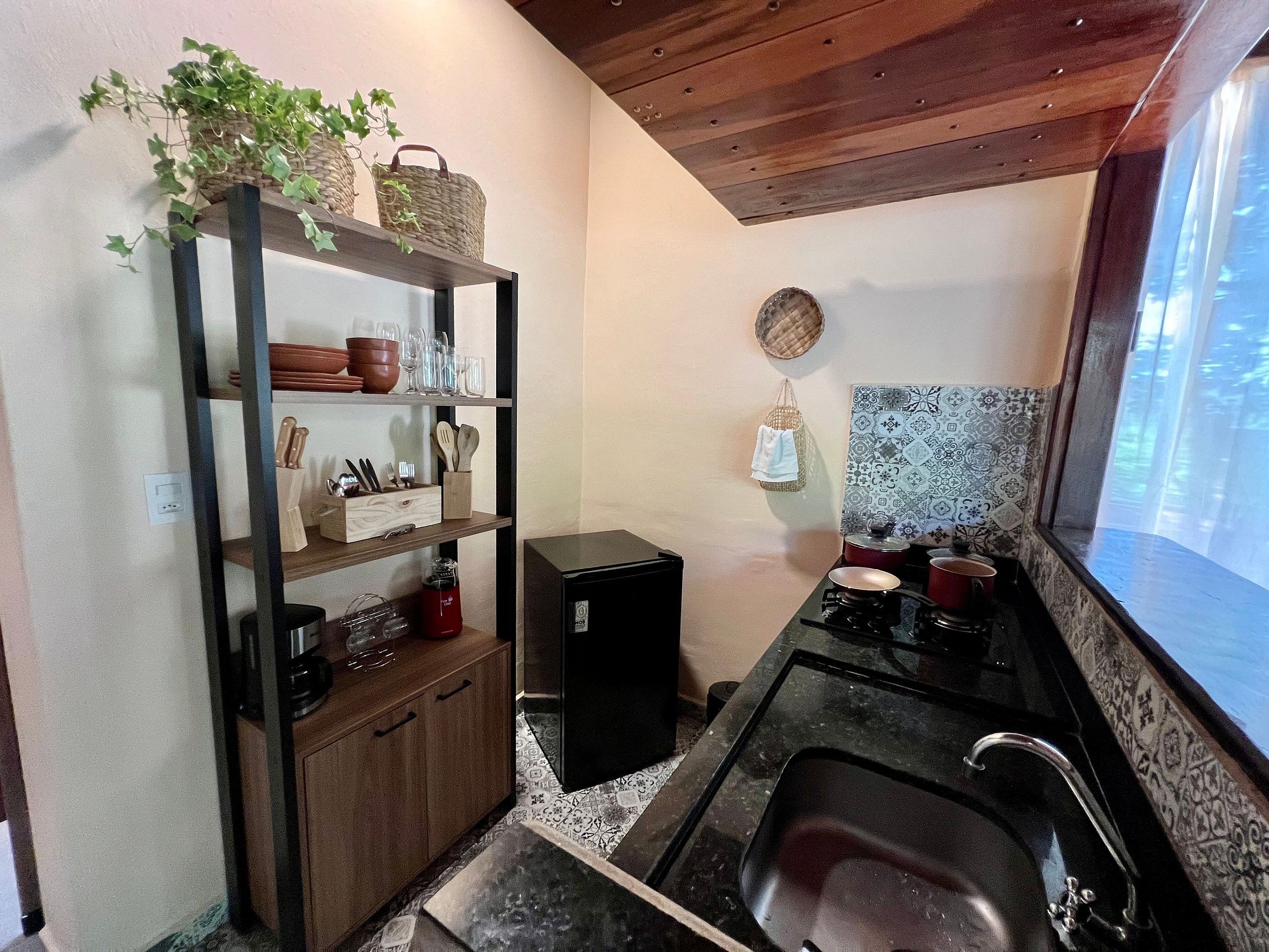 Romantic Villa | Private kitchen | Fridge, cookware/dishes/utensils