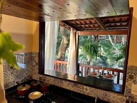 浪漫别墅 | 浴室 | 淋浴设施、吹风机、毛巾