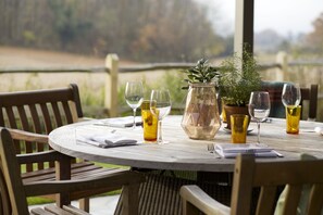 Aperto a colazione, pranzo e cena, cucina britannica