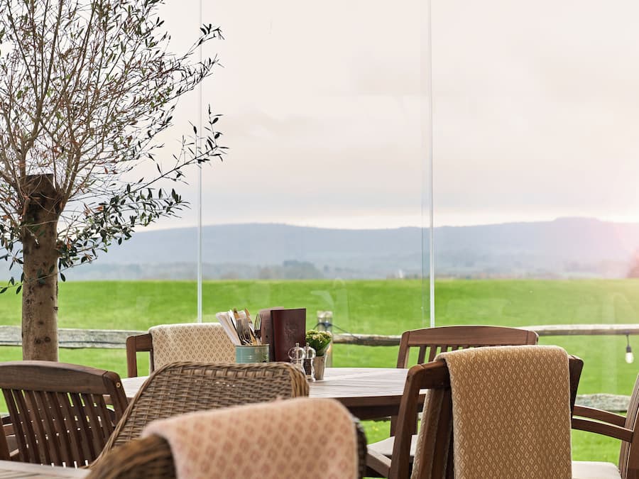 Se sirven desayunos, comidas, cenas y cocina británica