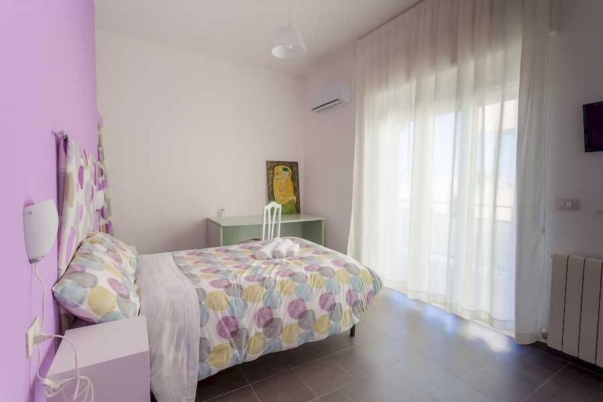 Quarto solteiro, sacada | Camas extras/dobráveis (sobretaxa), Wi-Fi de cortesia