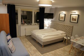 Appartamento Comfort (BOSTON) | 1 camera, biancheria da letto di alta qualità, una scrivania