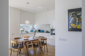 Villa, 2 Bedrooms, Private Pool | In-room dining