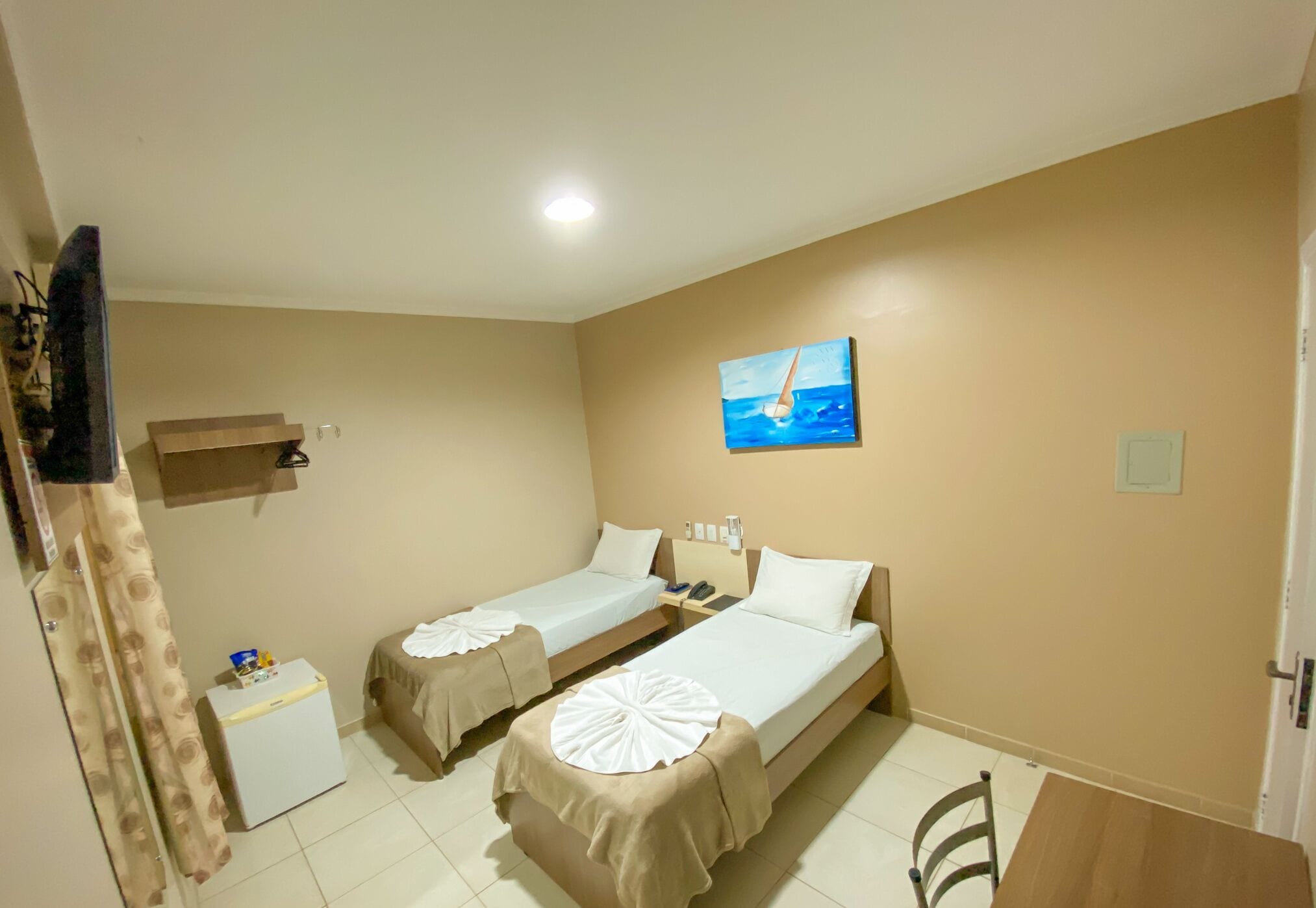 executive single room | minibar, desk, free cots/infant beds, free wifi
