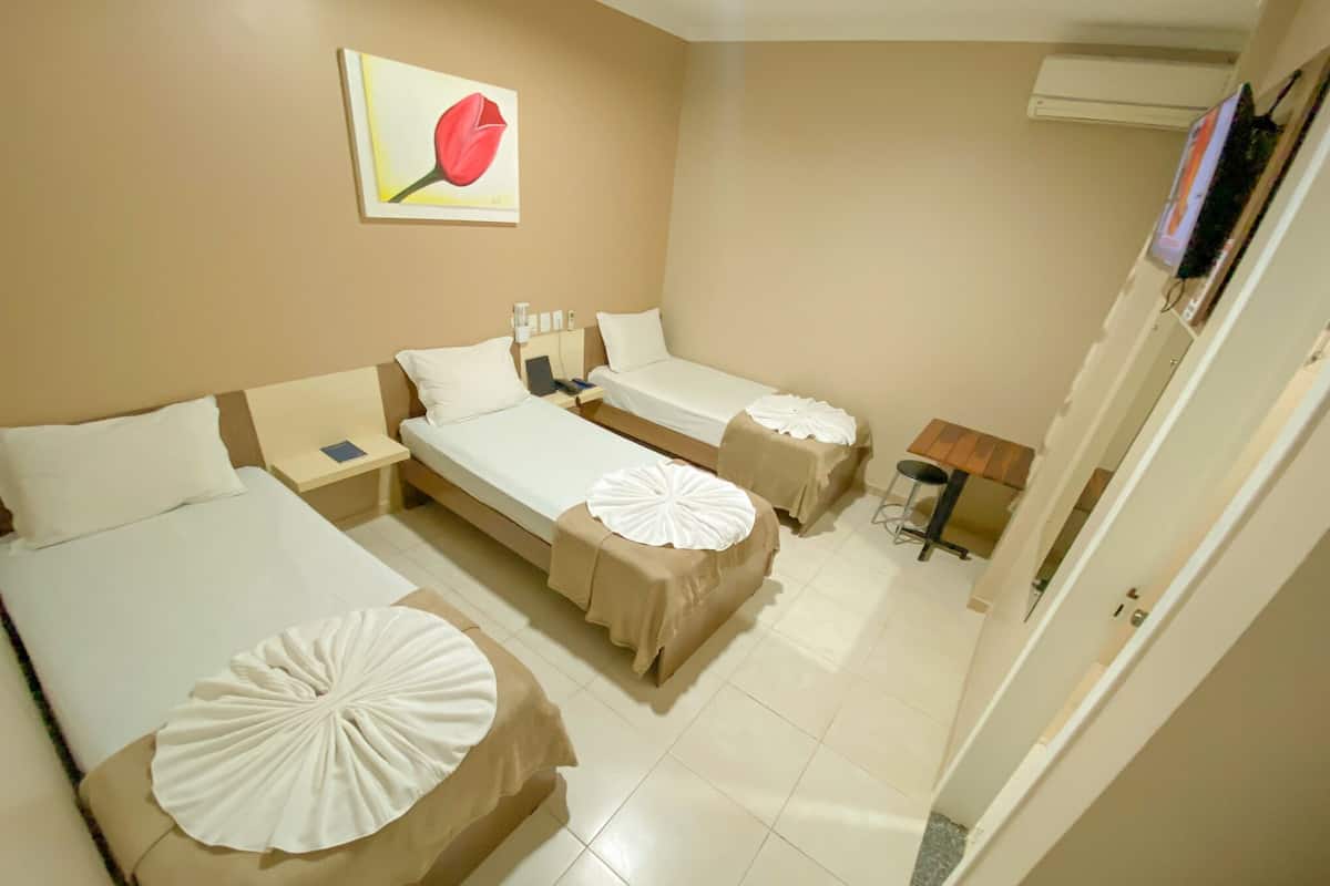 executive triple room | minibar, desk, free cots/infant beds, free wifi
