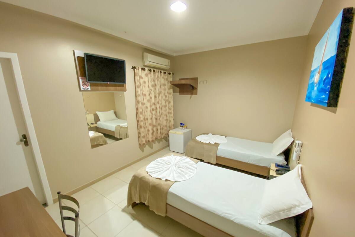 Executive Single Room | Bar mini, meja, katil bayi/kot (percuma), Wi-fi percuma 
