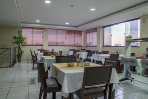 Desayuno buffet incluido todos los días