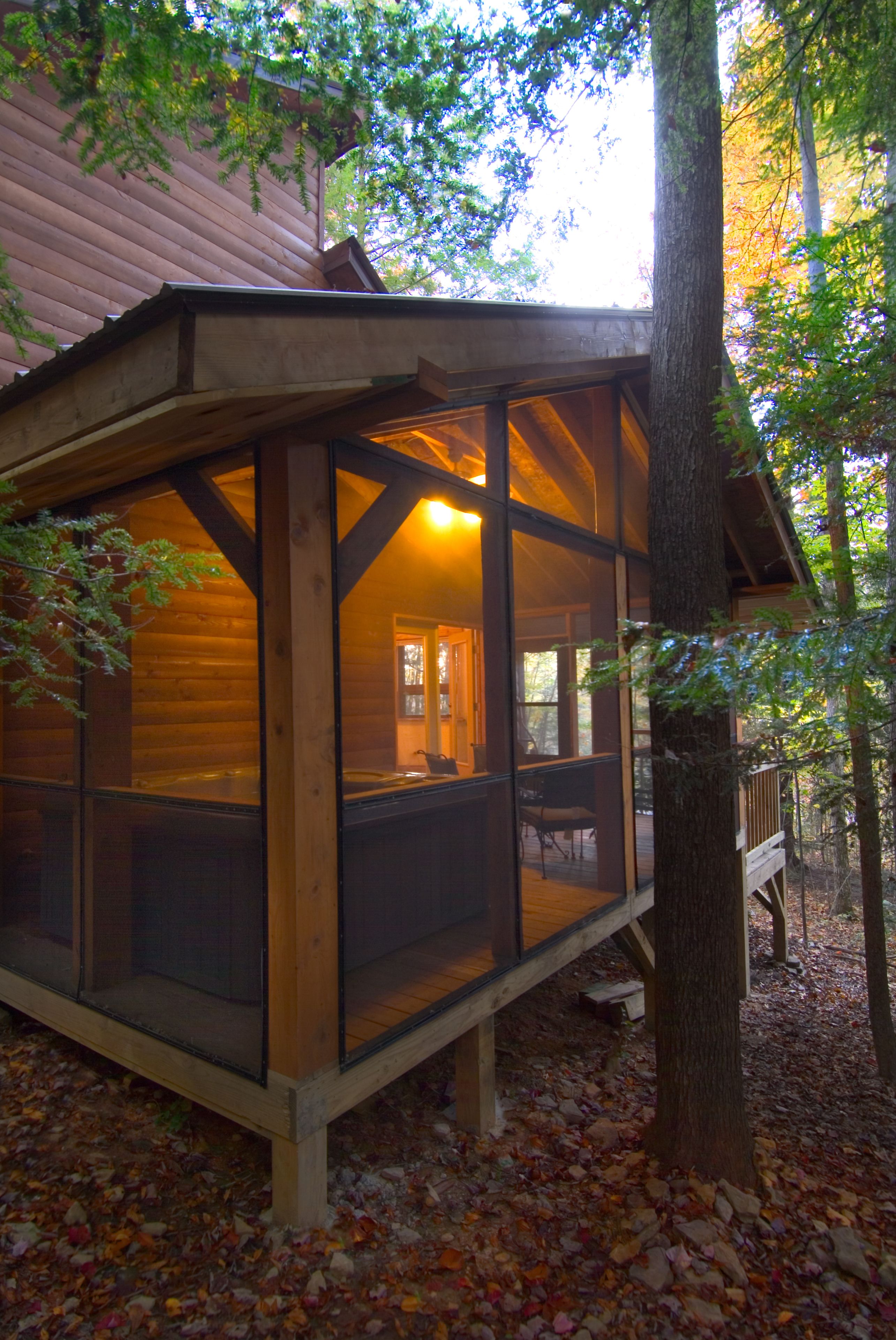 3 Bedroom 2 Bath Cabin, Full Kitchen, Hot Tub, Fireplace | 1 habitación, ropa de cama de alta calidad y decoración personalizada 