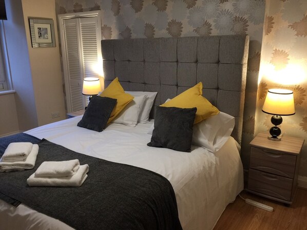 1 habitación, ropa de cama de alta calidad y decoración personalizada