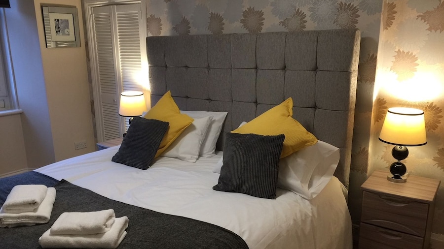 Great location 1 Bedroom Scotstoun Flat