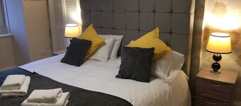 Great location 1 Bedroom Scotstoun Flat