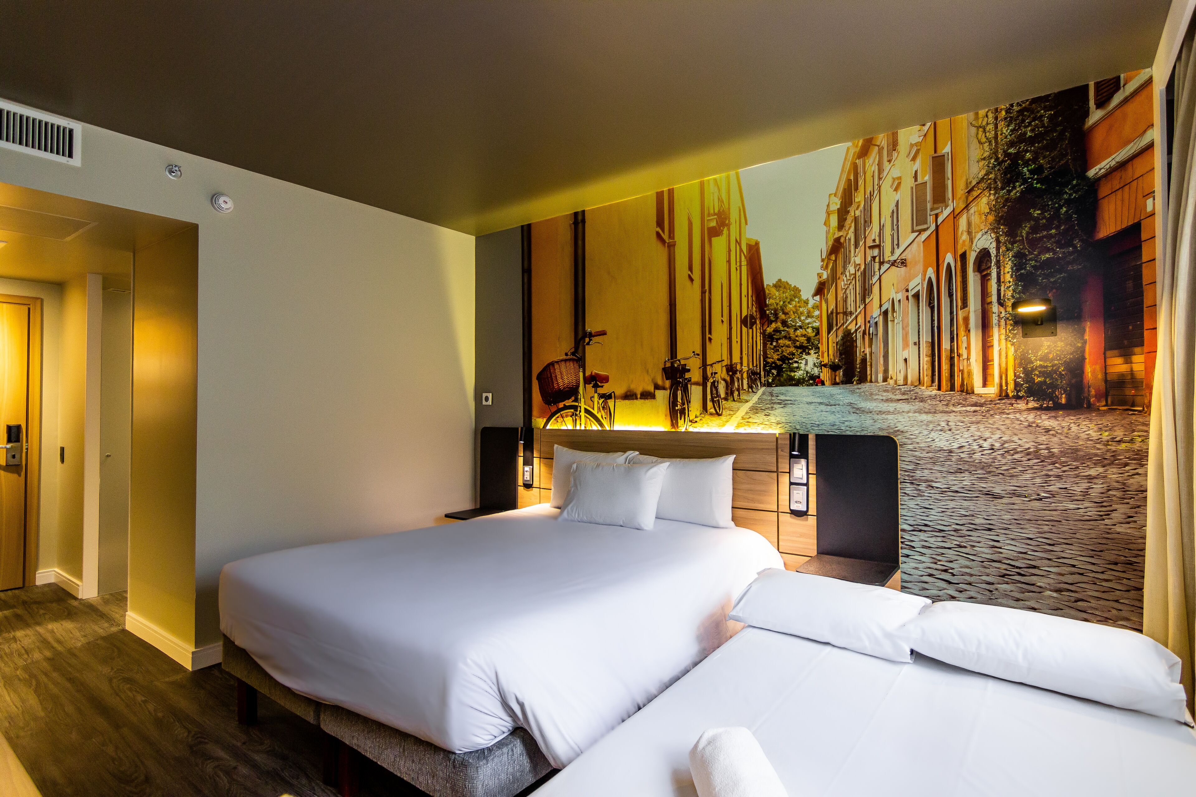 superior room, 1 double bed with sofa bed | extra beds