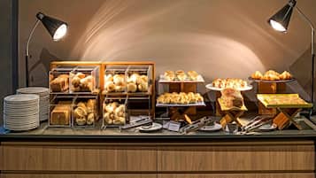 Desayuno buffet (BRL 70.00 por persona)