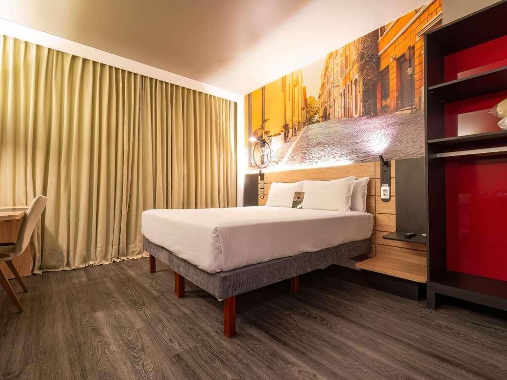 Superior Room for Reduced Mobility | Pillowtop beds, minibar, in-room safe, desk