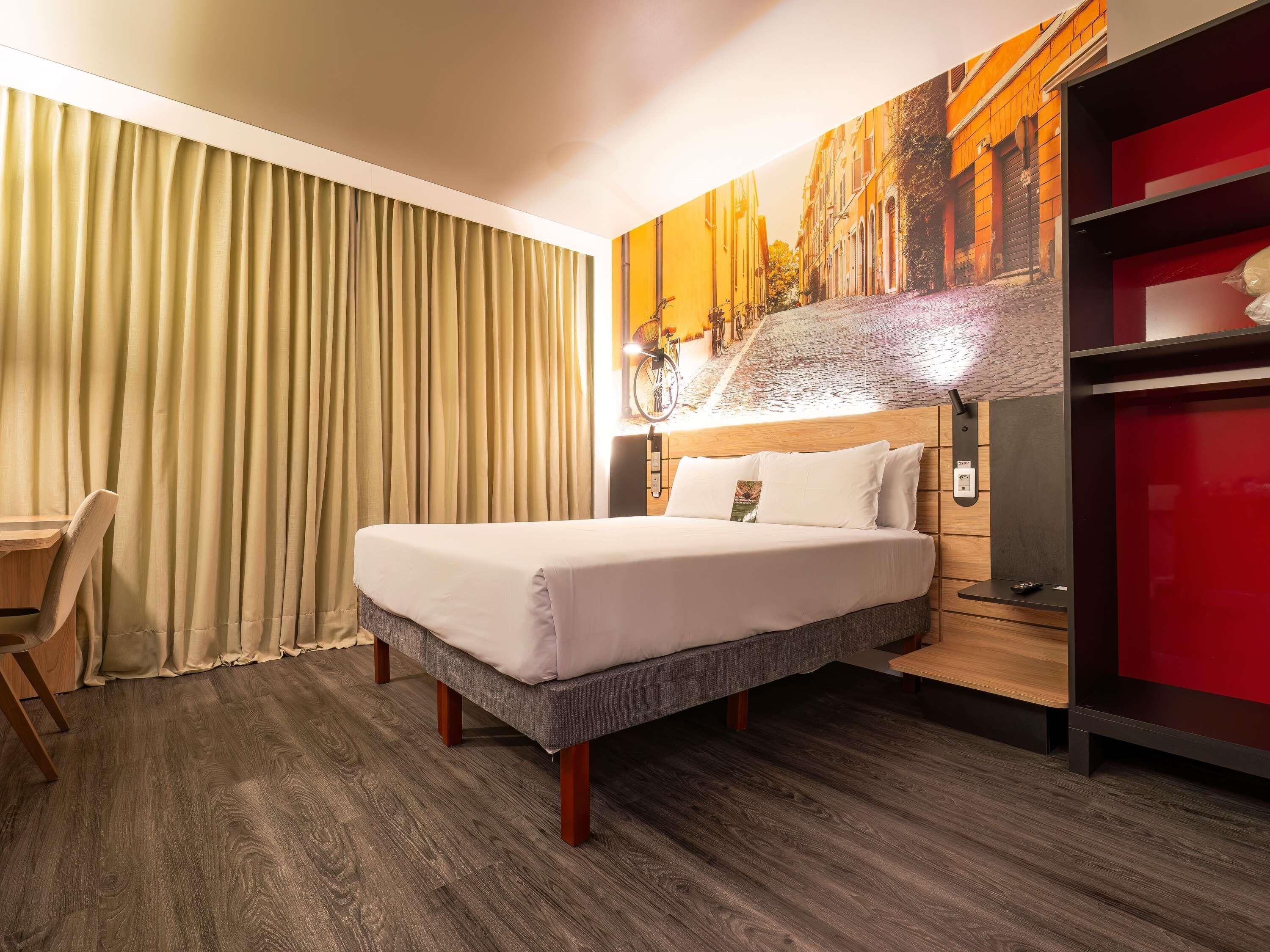 Superior Room for Reduced Mobility | Pillowtop beds, minibar, in-room safe, desk