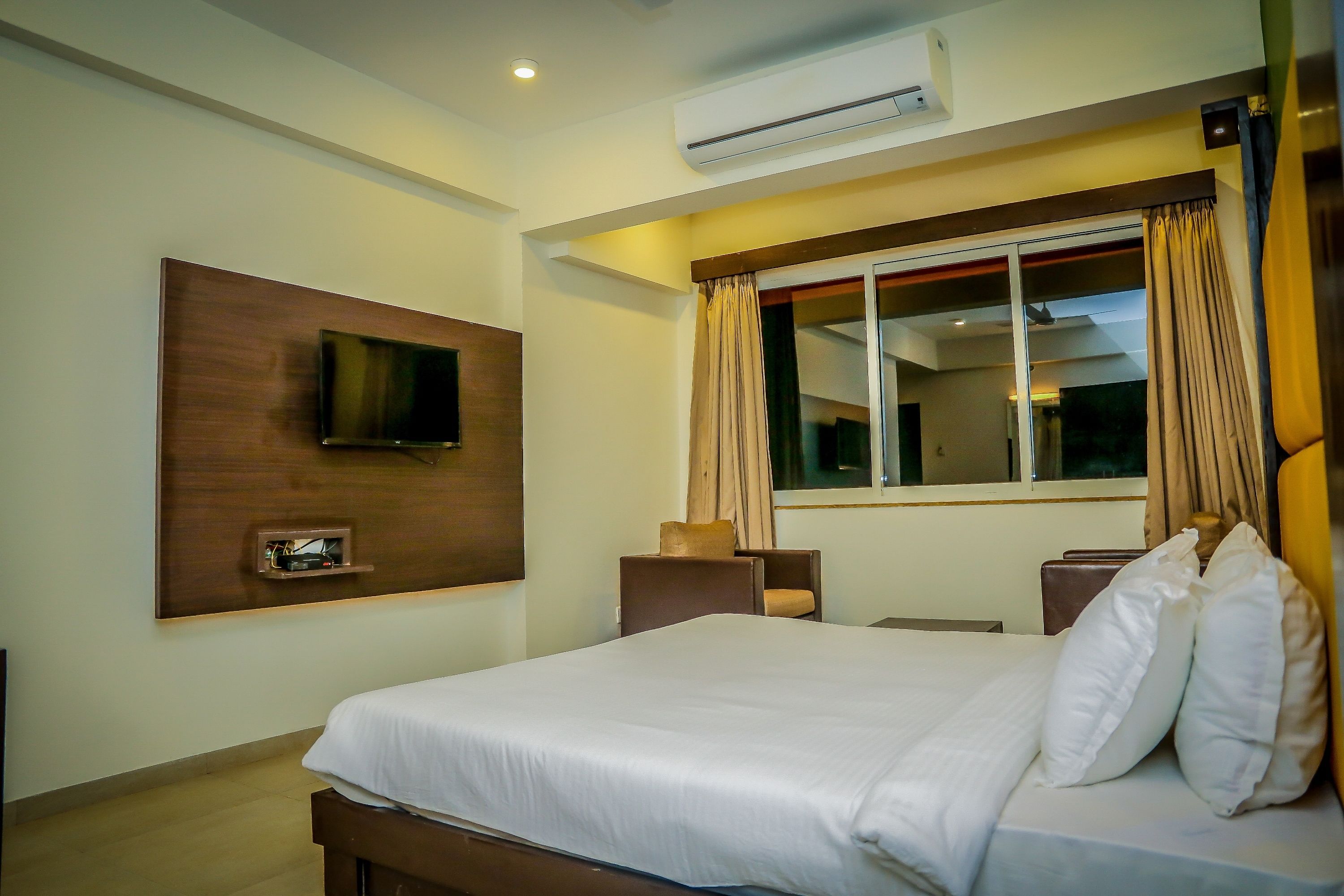 Deluxe Room | In-room safe, free rollaway beds, free WiFi
