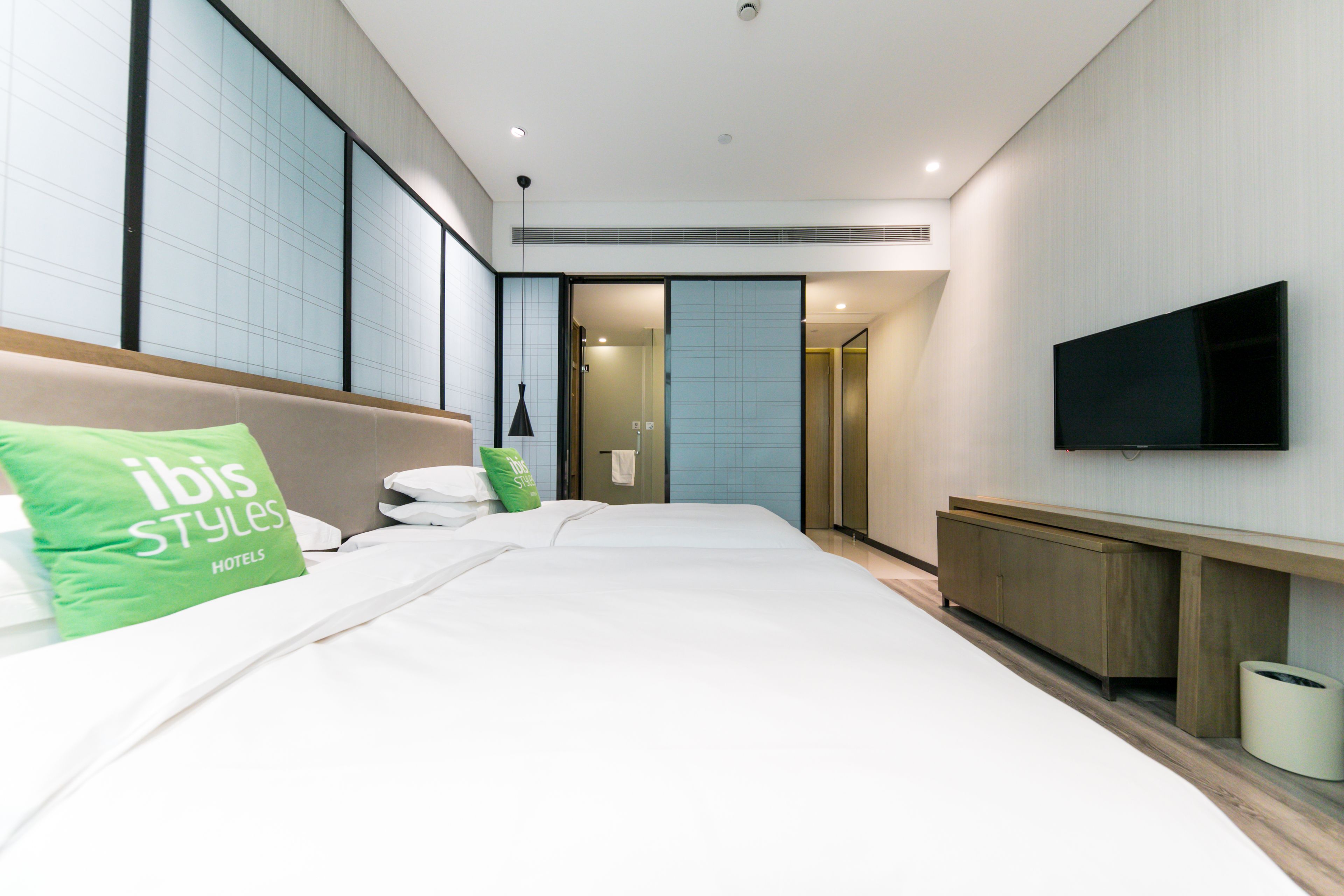 twin room | 1 bedroom, premium bedding, desk, soundproofing