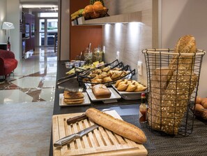 Daily buffet breakfast for a fee