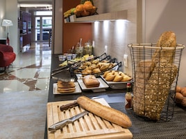 Desayuno buffet todos los días (con cargo)