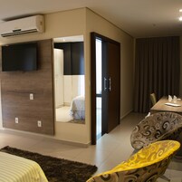 Suite | Minibar, in-room safe, desk, blackout drapes