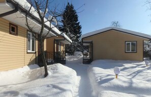 Courtyard - HotelJet - Cottages (Domodedovo)