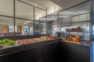 Café da manhã continental grátis todos os dias