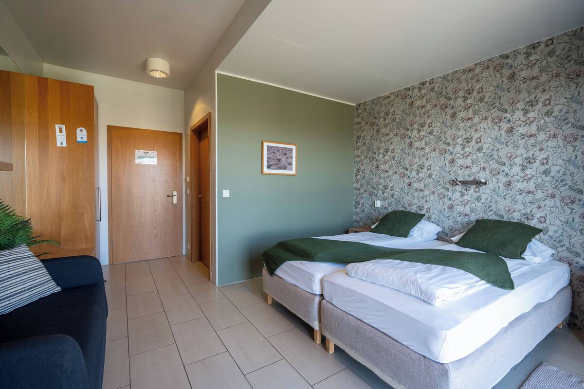 Chambre Supérieure Double ou avec lits jumeaux | 1 chambre, coffres-forts dans les chambres, bureau, rideaux occultants