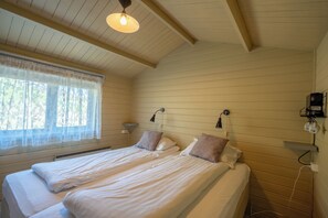 1 habitación, cunas gratuitas y ropa de cama