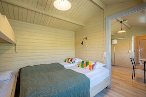 Family Bungalow, Garden View | 1 bedroom, free cribs/infant beds, bed sheets