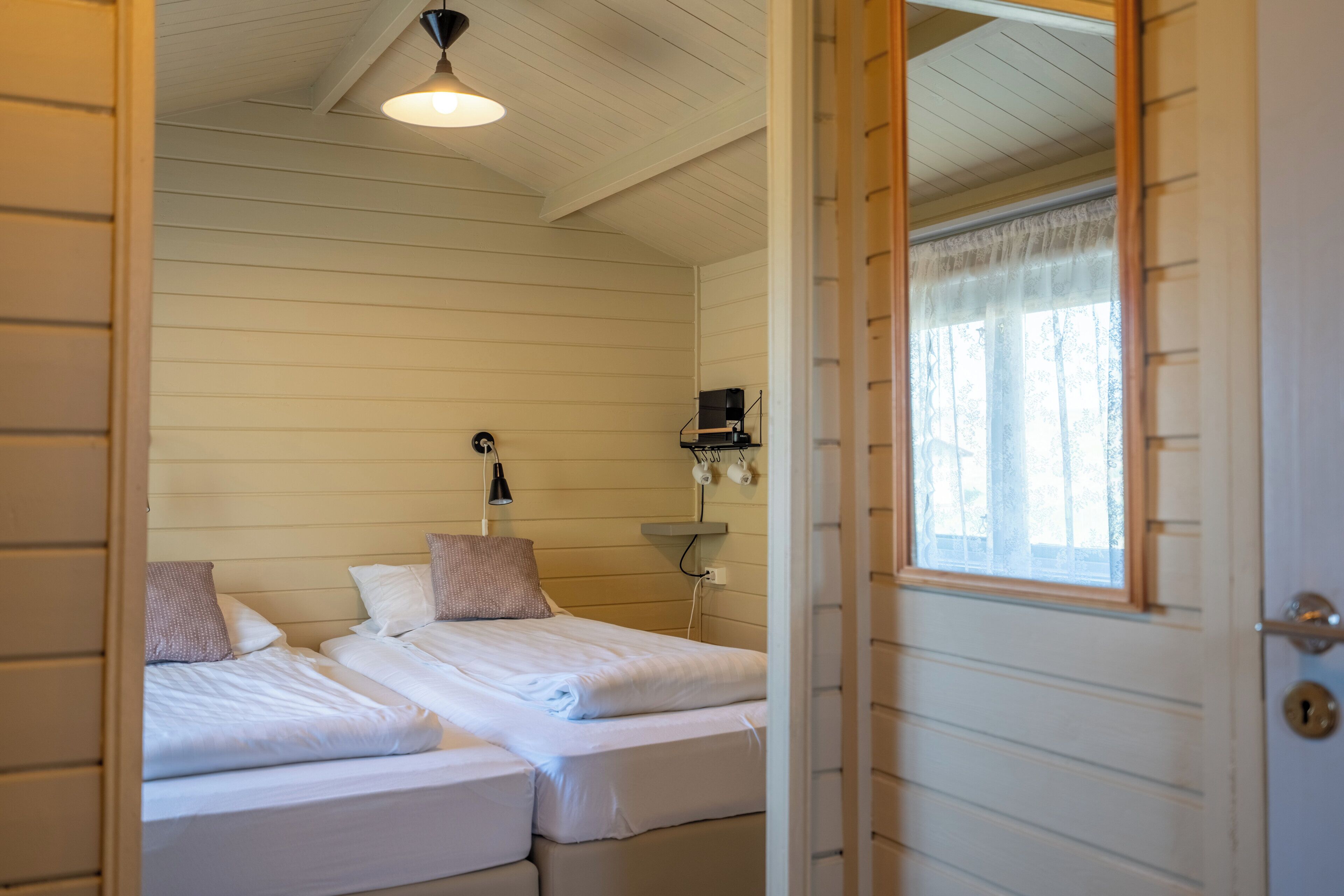 Bungalow | 1 bedroom, free cribs/infant beds, bed sheets