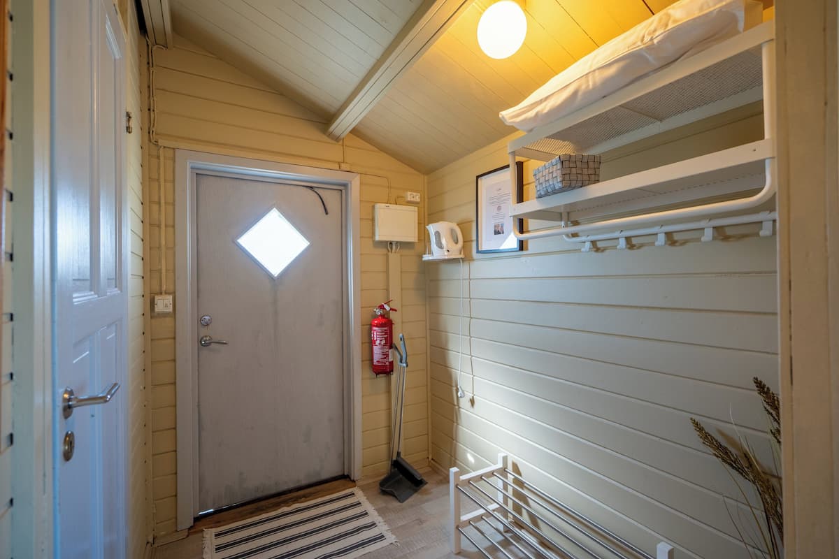 Bungalow | 1 bedroom, free cribs/infant beds, bed sheets