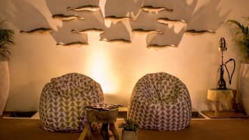 Coin salon dans le hall