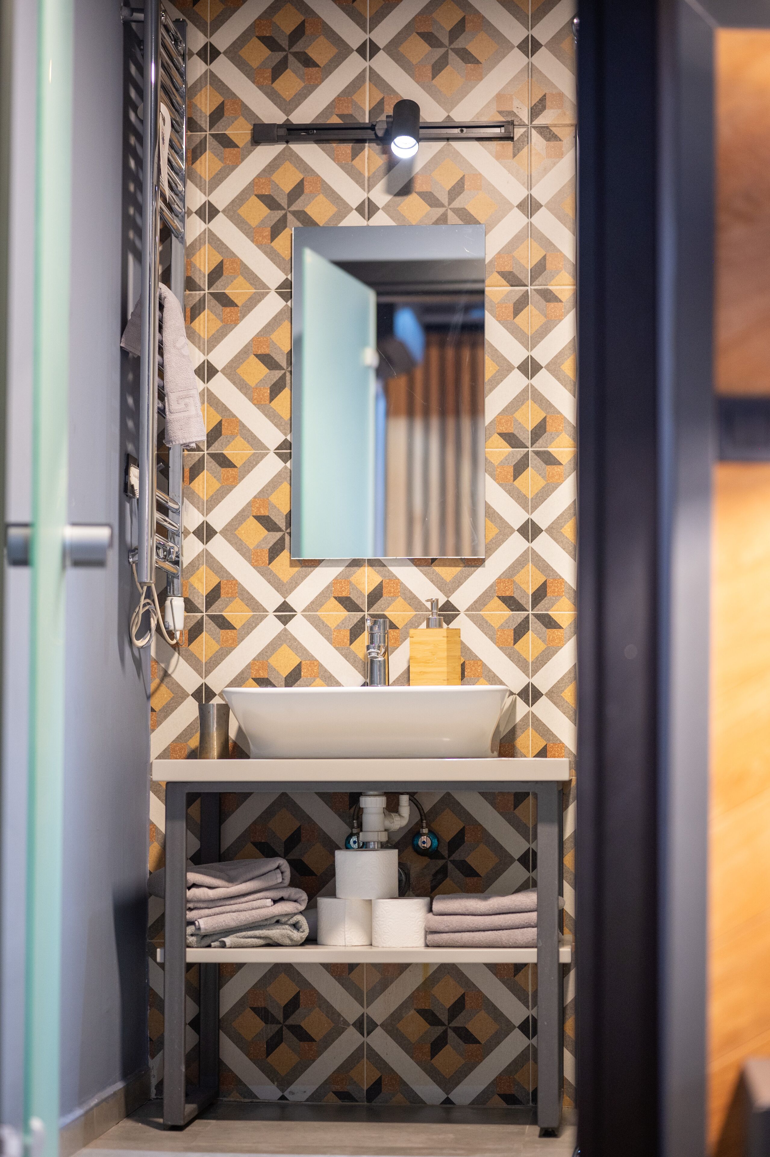 economy double room, 1 bedroom | bathroom | shower, rainfall showerhead, hair dryer, towels