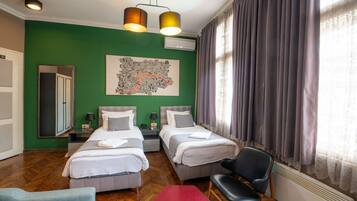 Deluxe Twin Room | Bathroom | Shower, rainfall showerhead, hair dryer, towels