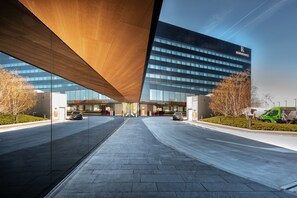 Parking sans voiturier (200 PLN par jour)